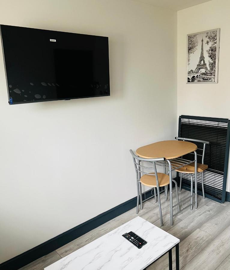 Green Lantern, Private En-Suite Double Bedroom Aveley Екстер'єр фото