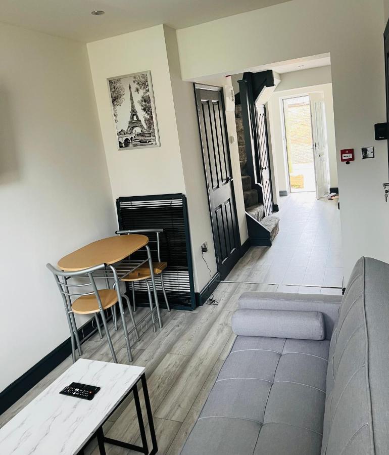 Green Lantern, Private En-Suite Double Bedroom Aveley Екстер'єр фото