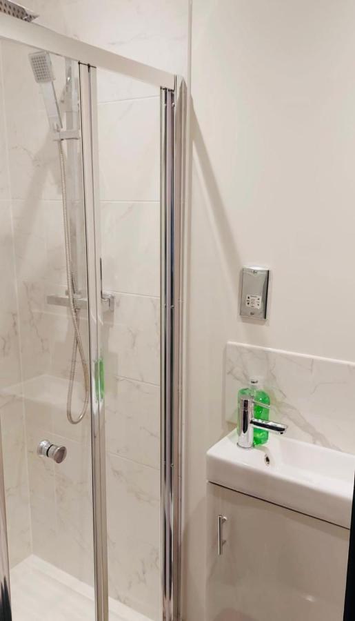 Green Lantern, Private En-Suite Double Bedroom Aveley Екстер'єр фото